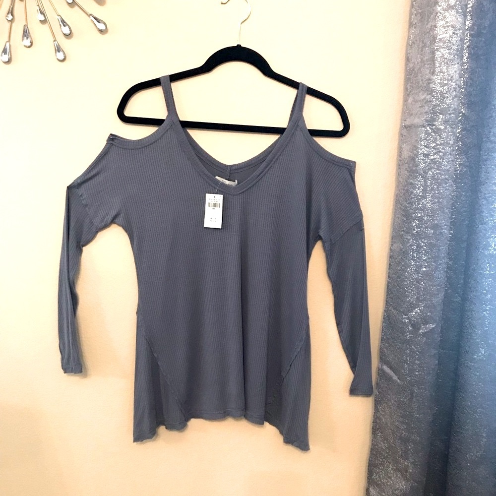 SUPER SOFT ABERCROMBIE & FITCH COLD SHOULDER TOP SZ SMALL